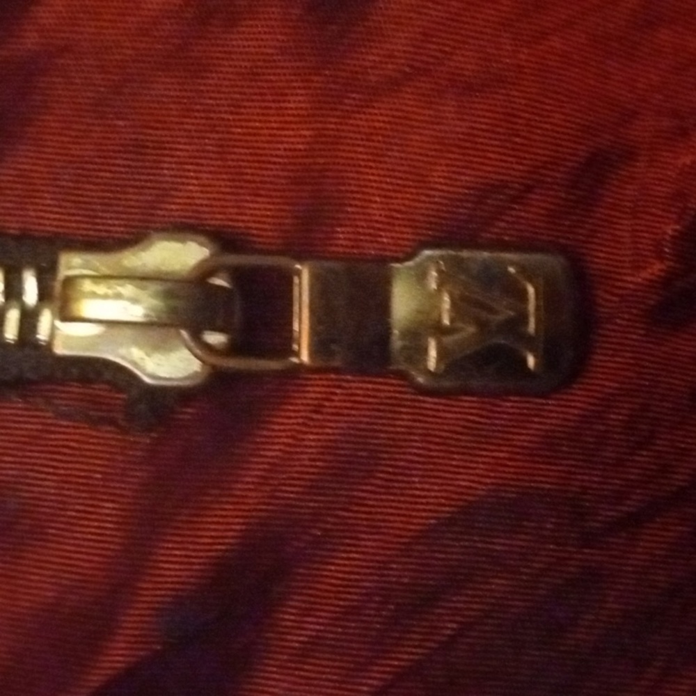 Lot of 4 lv zippers